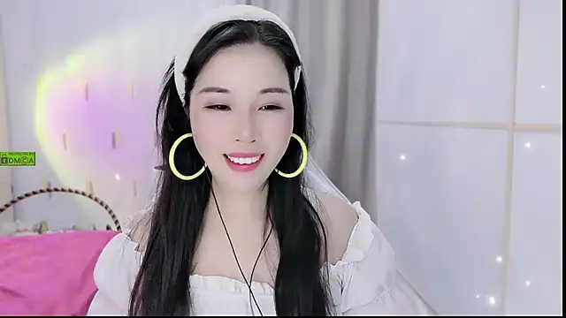 HK angelchloe online show from October 16, 2025, 1:47 am