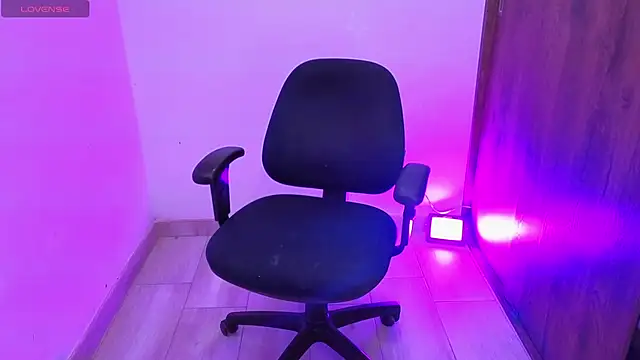 Snapshot of avans_15 chatting on December 22, 2025, 10:54 pm avans 15 online show from December 22, 2025, 10:54 pm