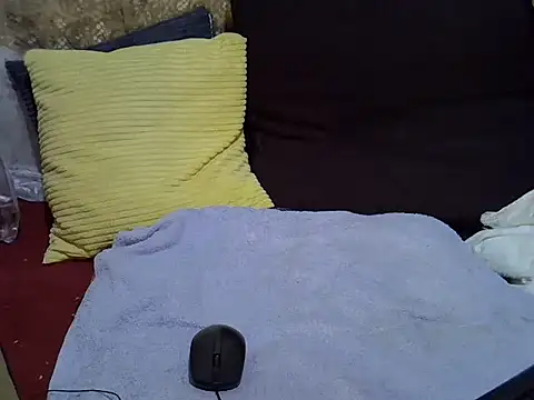 Snapshot of Soft_gal12 chatting on October 21, 2025, 11:09 am Soft gal12 online show from October 21, 2025, 11:09 am