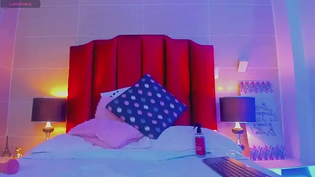 isabella montez online show from March 6, 2025, 6:05 pm