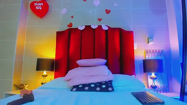 isabella montez online show from February 19, 2025, 6:21 pm