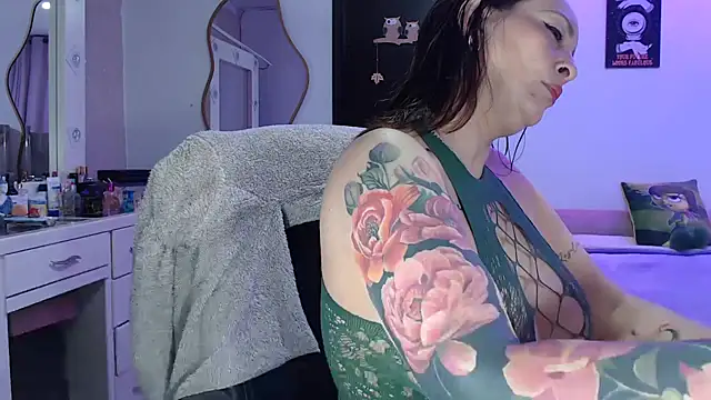 yulieth anamar online show from February 21, 2026, 9:33 am