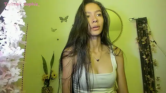 Snapshot of Sophie_sweett19 chatting on February 28, 2025, 12:32 am Sophie sweett19 online show from February 28, 2025, 12:32 am