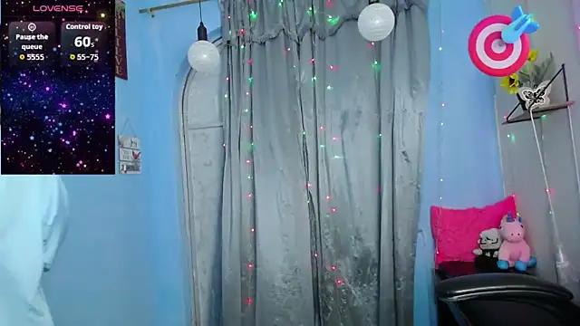 Snapshot of Falak-Yasin chatting on November 4, 2025, 12:20 pm Falak-Yasin online show from November 4, 2025, 12:20 pm