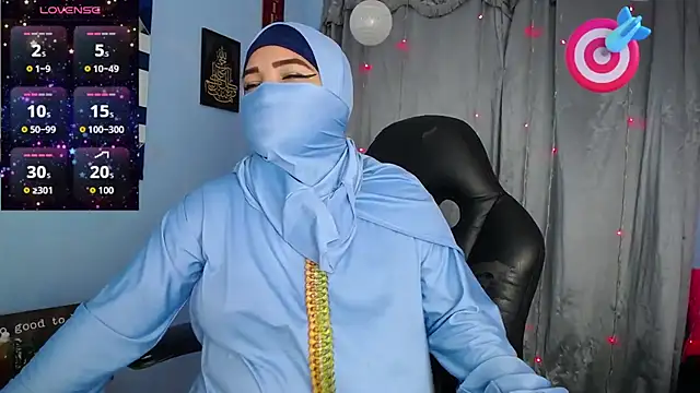 Snapshot of Falak-Yasin chatting on November 5, 2025, 12:19 pm Falak-Yasin online show from November 5, 2025, 12:19 pm