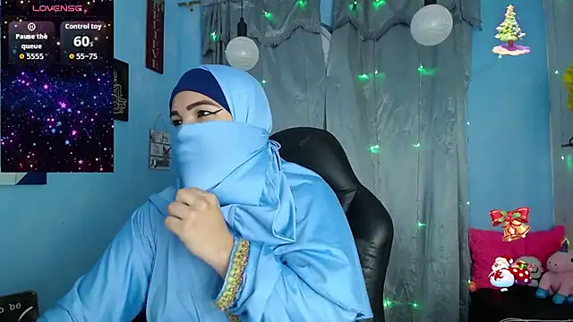 Snapshot of Falak-Yasin chatting on November 17, 2025, 12:20 pm Falak-Yasin online show from November 17, 2025, 12:20 pm