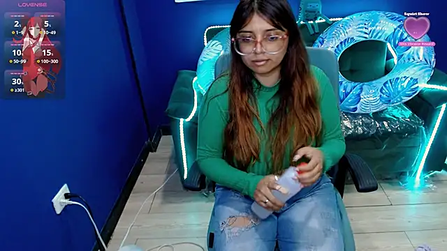 X CHERRY XX online show from March 21, 2025, 3:01 am
