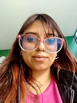 X CHERRY XX online show from March 19, 2025, 7:06 pm