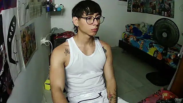 Dillom420 online show from July 13, 2026, 3:39 am