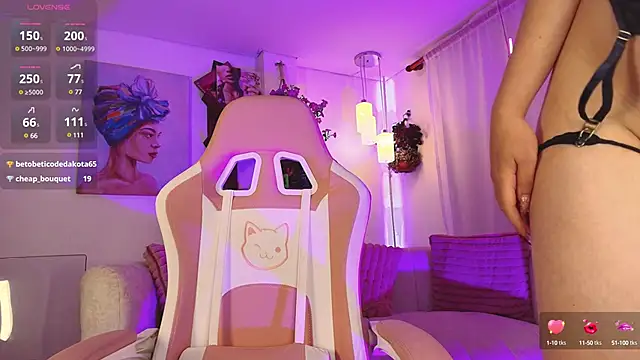 Snapshot of HANNAH_LOVEE chatting on January 29, 2025, 6:33 am HANNAH LOVEE online show from January 29, 2025, 6:33 am