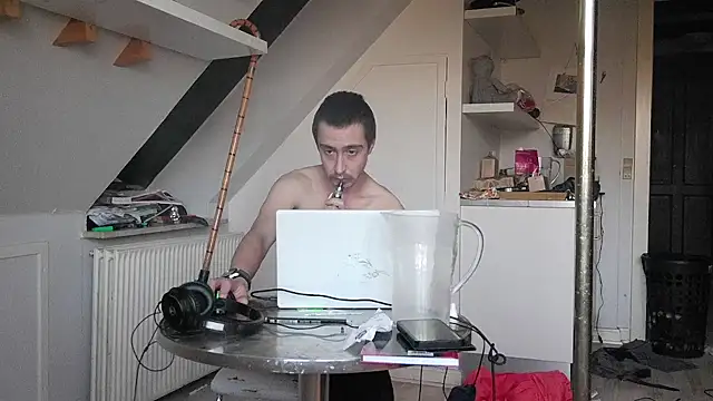 Snapshot of Stephanien chatting on December 3, 2024, 1:06 pm Stephanien online show from December 3, 2024, 1:06 pm