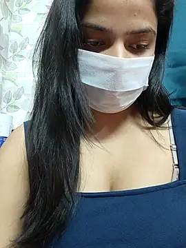 Myloveurvi online show from April 10, 2026, 10:22 am