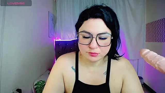  curvy latina online show from March 18, 2025, 12:17 pm