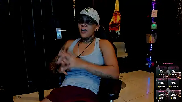 ZhoeStrong online show from October 9, 2025, 10:43 pm