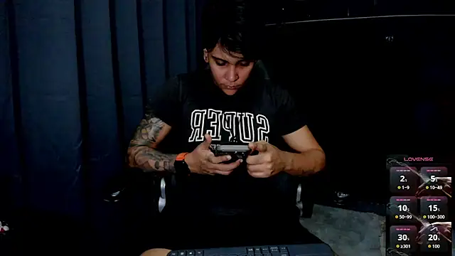 ZhoeStrong online show from November 21, 2025, 8:52 pm