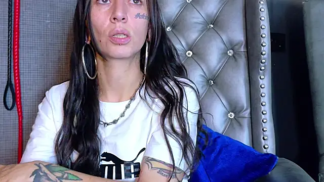 Snapshot of LusstCruella chatting on October 7, 2025, 6:42 pm LusstCruella online show from October 7, 2025, 6:42 pm