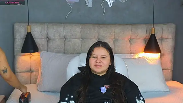 Laia and Aloby online show from January 6, 2026, 10:14 pm