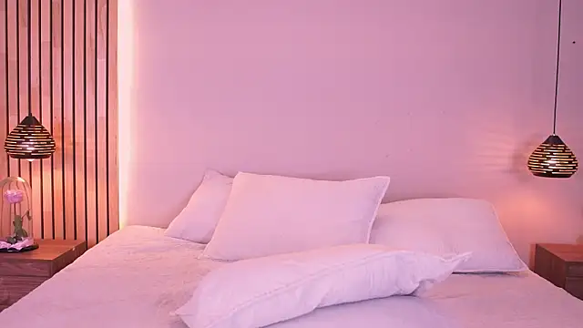  SofiaCortez  online show from October 1, 2025, 12:20 pm