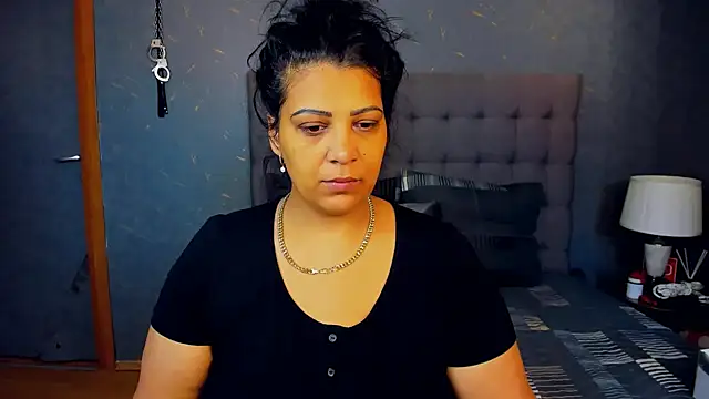 Snapshot of AmyCubes chatting on November 2, 2025, 6:18 am AmyCubes online show from November 2, 2025, 6:18 am