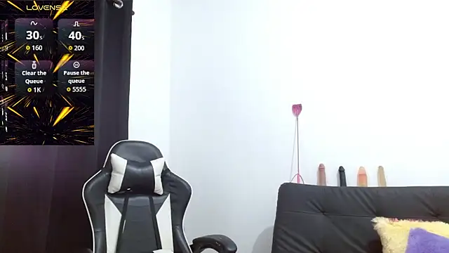 Snapshot of Kiara-Rider chatting on October 25, 2025, 6:30 pm Kiara-Rider online show from October 25, 2025, 6:30 pm