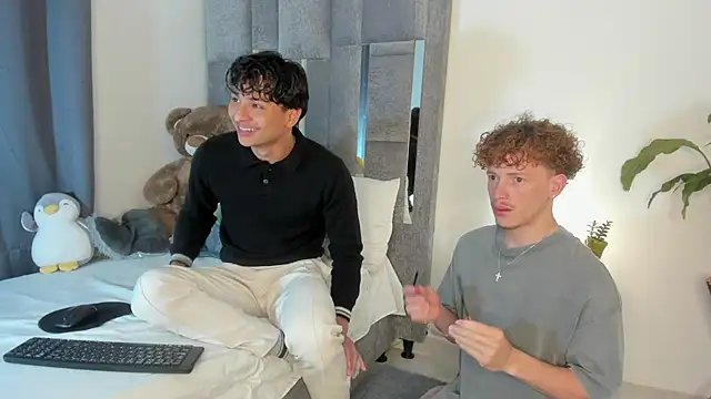 Snapshot of All3ssandr0 chatting on November 8, 2025, 1:42 am All3ssandr0 online show from November 8, 2025, 1:42 am