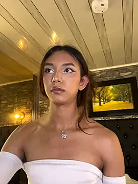 Snapshot of Nikol_Rang__ chatting on October 7, 2025, 8:43 pm Nikol Rang online show from October 7, 2025, 8:43 pm