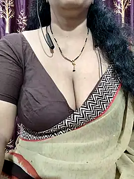 Snapshot of bhuvana555 chatting on March 6, 2025, 5:43 pm bhuvana555 online show from March 6, 2025, 5:43 pm