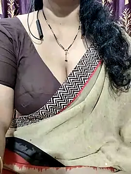 Snapshot of bhuvana555 chatting on February 20, 2025, 5:41 pm bhuvana555 online show from February 20, 2025, 5:41 pm