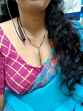 Snapshot of bhuvana555 chatting on February 18, 2025, 4:37 am bhuvana555 online show from February 18, 2025, 4:37 am