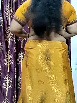 Snapshot of bhuvana555 chatting on March 5, 2025, 6:23 pm bhuvana555 online show from March 5, 2025, 6:23 pm