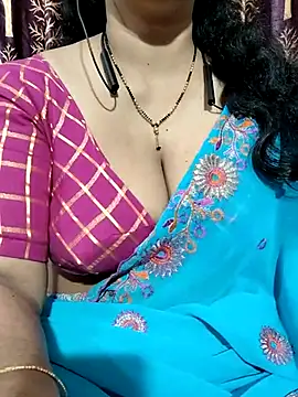 Snapshot of bhuvana555 chatting on February 18, 2025, 11:41 pm bhuvana555 online show from February 18, 2025, 11:41 pm