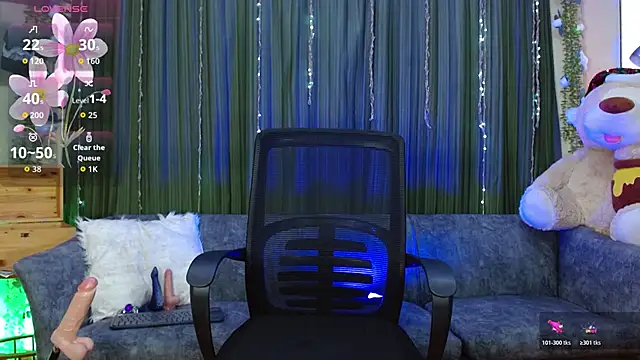 oriana thomson2 online show from November 21, 2025, 10:31 pm