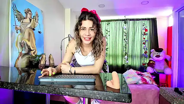 oriana thomson2 online show from February 10, 2025, 6:56 pm