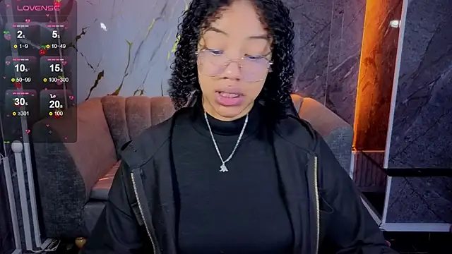 Snapshot of Violeth_b chatting on November 20, 2025, 12:50 pm Violeth b online show from November 20, 2025, 12:50 pm