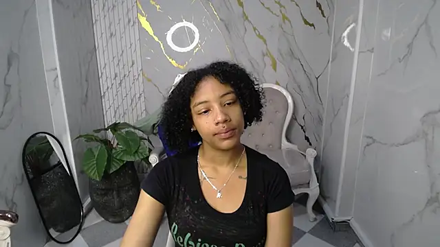 Snapshot of Violeth_b chatting on October 24, 2025, 12:48 pm Violeth b online show from October 24, 2025, 12:48 pm