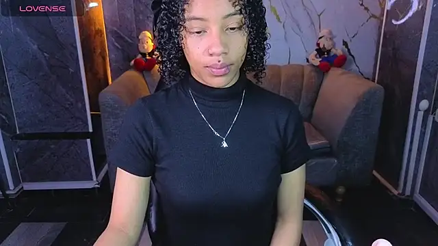 Snapshot of Violeth_b chatting on July 16, 2026, 1:52 pm Violeth b online show from July 16, 2026, 1:52 pm