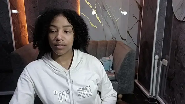 Snapshot of Violeth_b chatting on October 25, 2025, 12:50 pm Violeth b online show from October 25, 2025, 12:50 pm