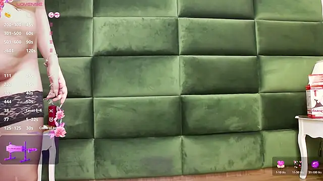 SelenSummer online show from October 31, 2025, 8:05 pm