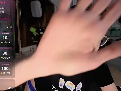 LisandreLaVenale online show from November 28, 2025, 10:32 pm