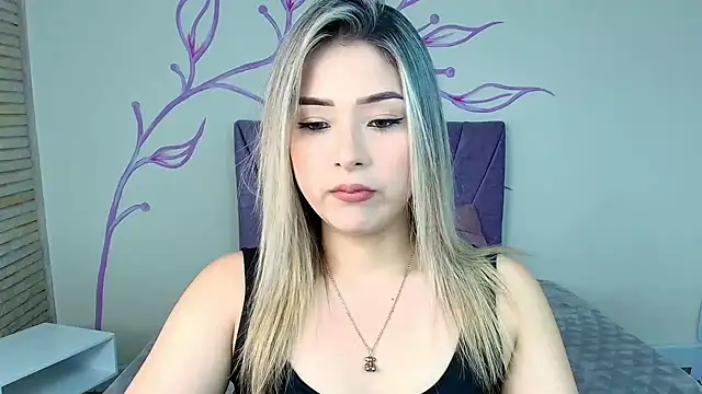 Snapshot of DahliaMoore chatting on February 5, 2025, 7:42 pm DahliaMoore online show from February 5, 2025, 7:42 pm