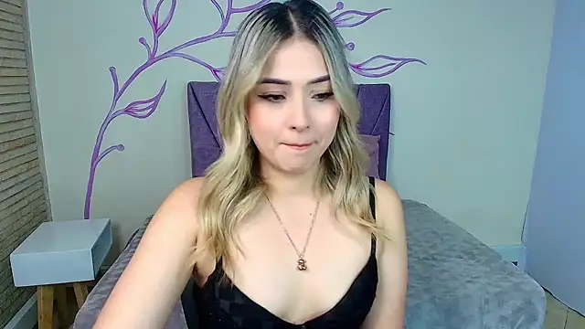 Snapshot of DahliaMoore chatting on February 13, 2025, 7:52 pm DahliaMoore online show from February 13, 2025, 7:52 pm