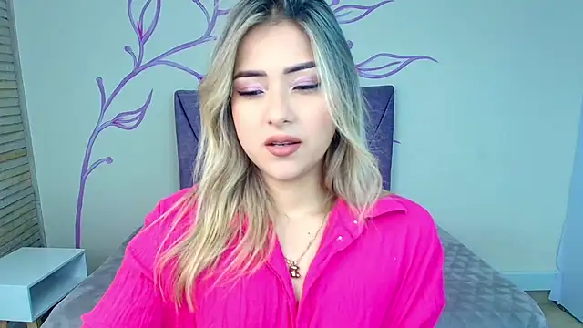 Snapshot of DahliaMoore chatting on February 8, 2025, 8:10 pm DahliaMoore online show from February 8, 2025, 8:10 pm