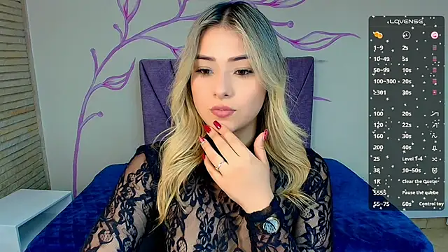 Snapshot of DahliaMoore chatting on January 25, 2025, 8:21 pm DahliaMoore online show from January 25, 2025, 8:21 pm