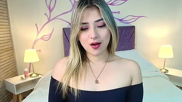 Snapshot of DahliaMoore chatting on March 7, 2025, 8:22 pm DahliaMoore online show from March 7, 2025, 8:22 pm