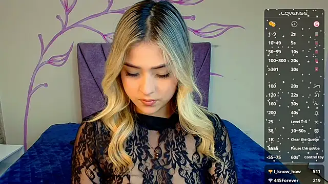 Snapshot of DahliaMoore chatting on January 25, 2025, 11:22 pm DahliaMoore online show from January 25, 2025, 11:22 pm