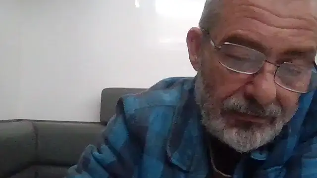 Snapshot of ausbod chatting on April 18, 2026, 1:24 pm ausbod online show from April 18, 2026, 1:24 pm