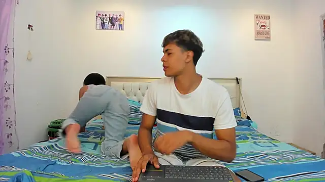 dafnezahiraa  online show from February 16, 2025, 4:42 am