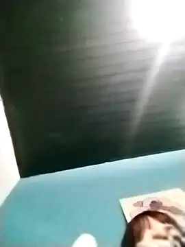 lucylovles online show from November 19, 2025, 7:19 am