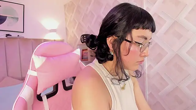 Snapshot of Haru_Bonny chatting on February 11, 2026, 8:52 pm Haru Bonny online show from February 11, 2026, 8:52 pm