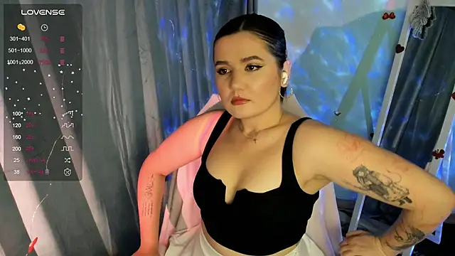 Lei White online show from October 9, 2025, 7:36 pm